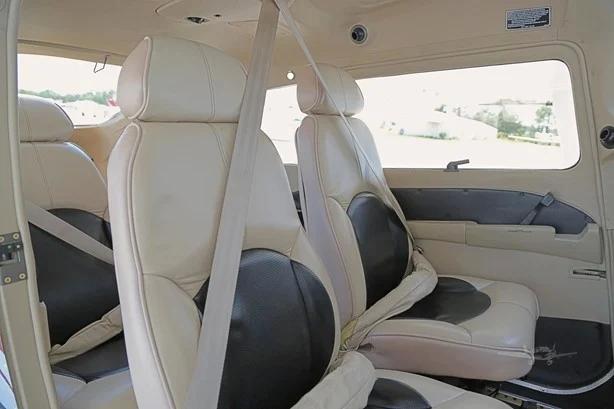 2011 CESSNA 182T SKYLANE Photo 4