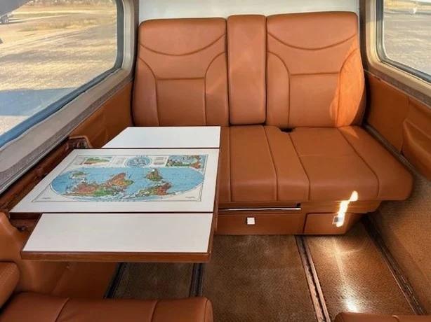 1977 COMMANDER 690B Photo 2