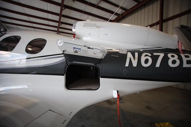 2018 Cirrus Vision SF50 Photo 6
