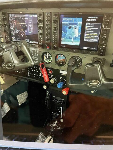 2010 Cessna 182T Photo 3