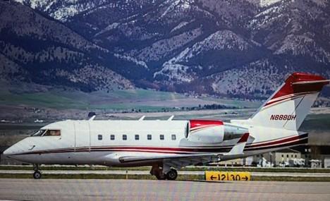 1996 Bombardier Challenger 604 Photo 2
