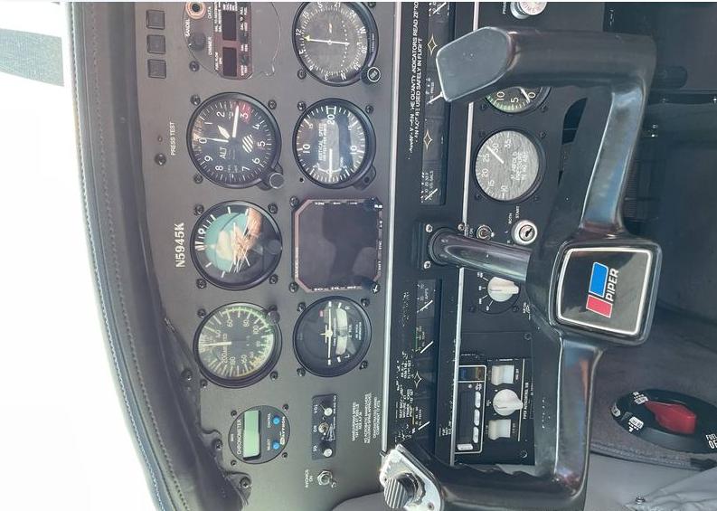 1979 Piper PA28-236 Dakota. Photo 4