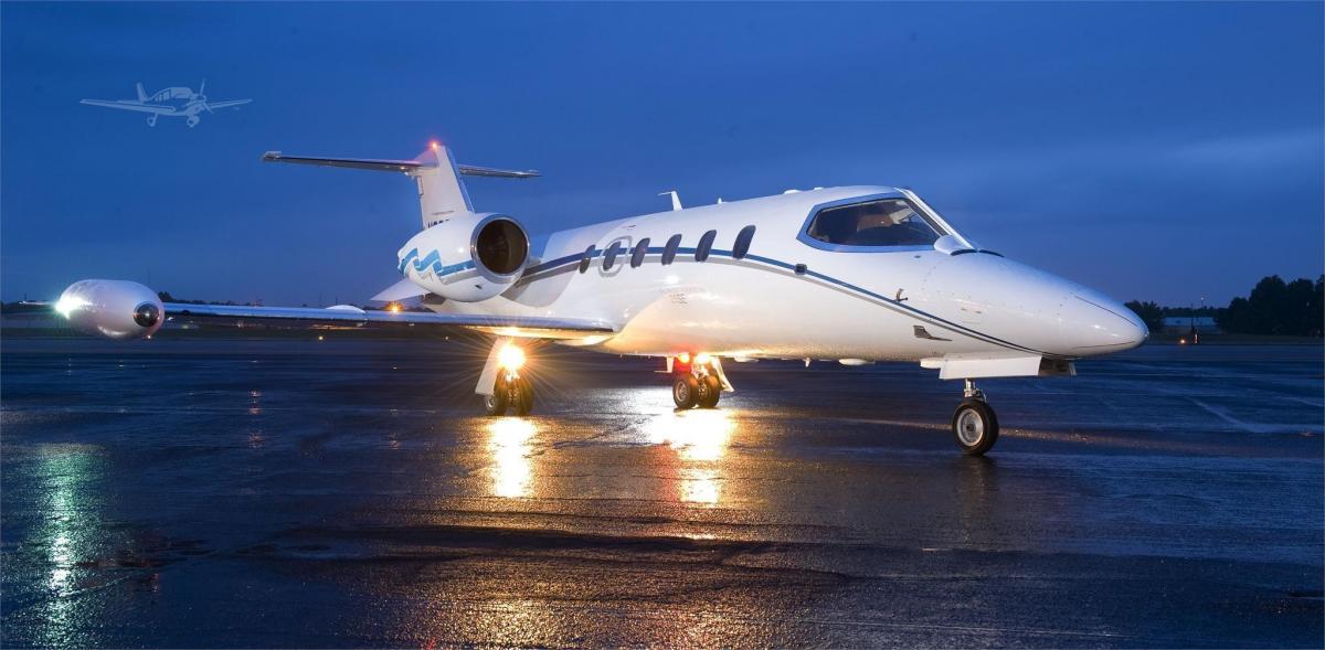 1982 LEARJET 35A Photo 2