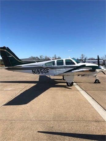 1981 BEECHCRAFT E55 BARON Photo 2