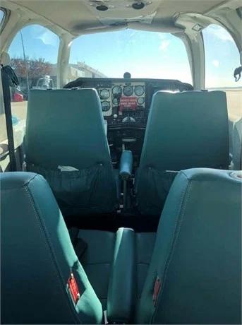 1981 BEECHCRAFT E55 BARON Photo 4