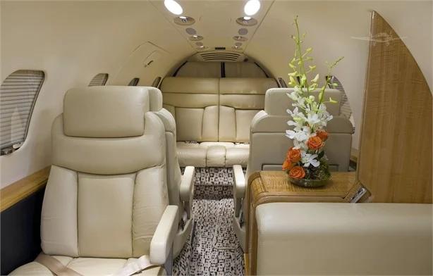 1982 LEARJET 35A Photo 3
