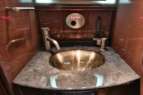 1999 LEARJET 60 Photo 2