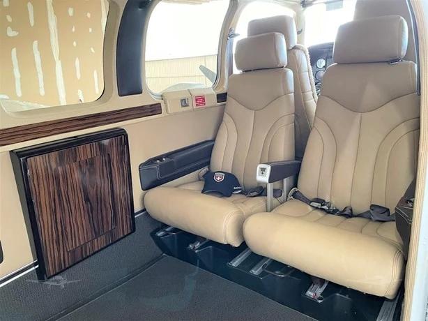 1985 BEECHCRAFT 58 BARON Photo 4