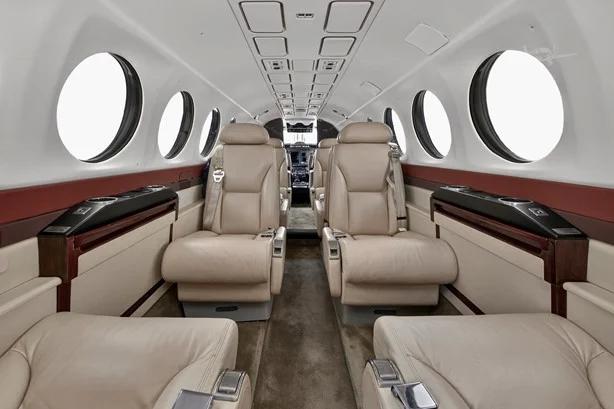 2005 BEECHCRAFT KING AIR 350 Photo 4