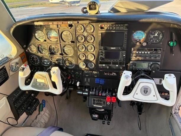 1991 BEECHCRAFT 58 BARON Photo 3