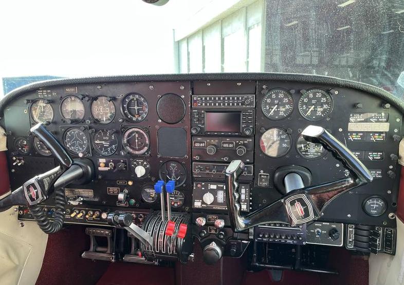 PIPER PA-30 TWIN COMANCHE  Photo 3