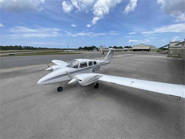 1979 BEECHCRAFT DUCHESS Photo 2