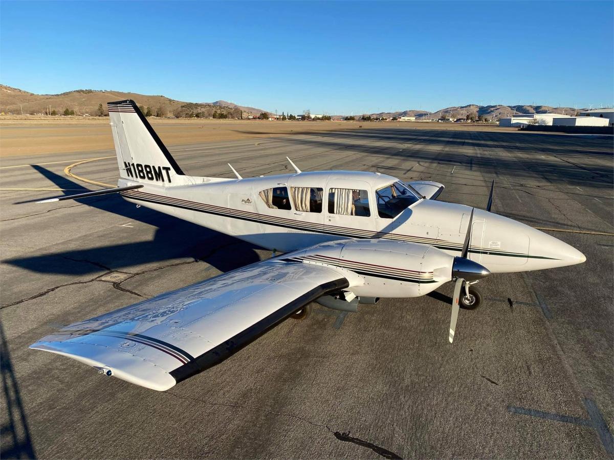 1980 PIPER AZTEC F Photo 2