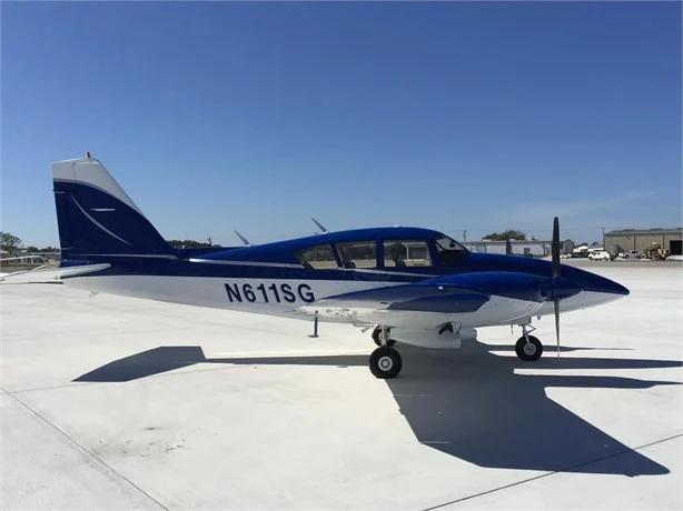 1980 PIPER AZTEC F Photo 2