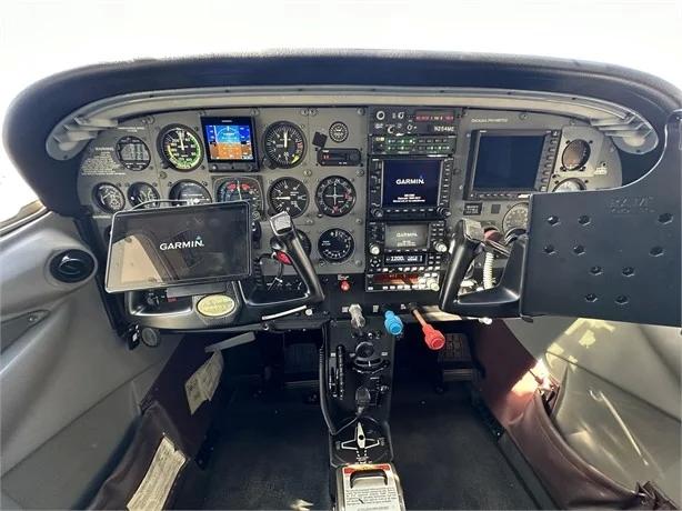 2000 CESSNA 182S SKYLANE Photo 5