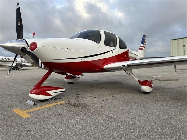 2006 CIRRUS SR22-G2 Photo 2