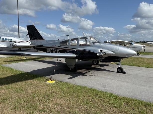 1964 BEECHCRAFT B55 BARON Photo 2