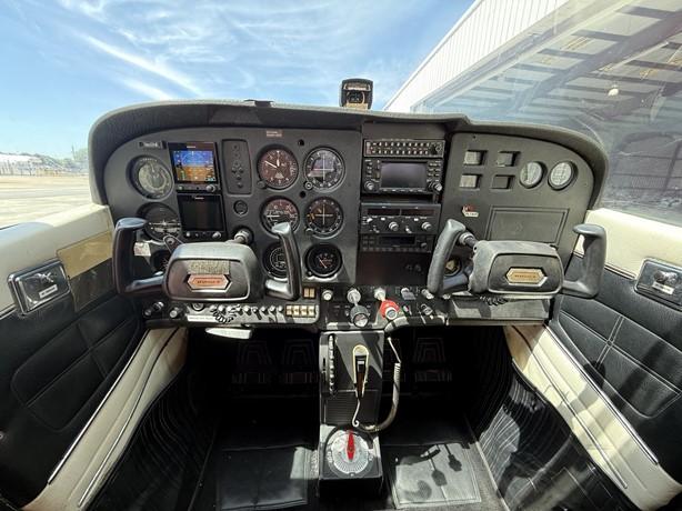 1975 CESSNA 172M SKYHAWK Photo 3