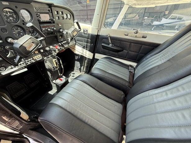 1975 CESSNA 172M SKYHAWK Photo 4