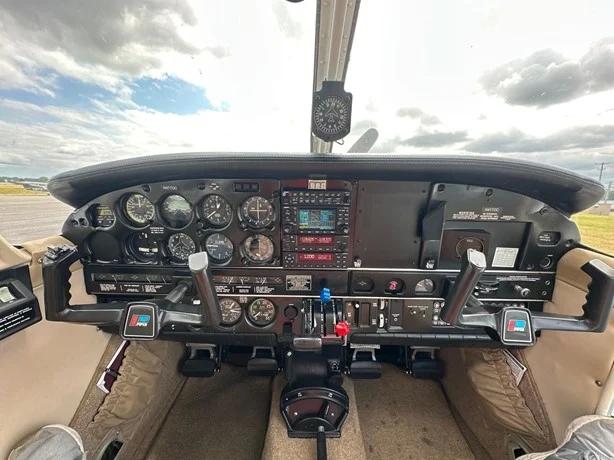 1979 PIPER CHEROKEE 6/300 Photo 2