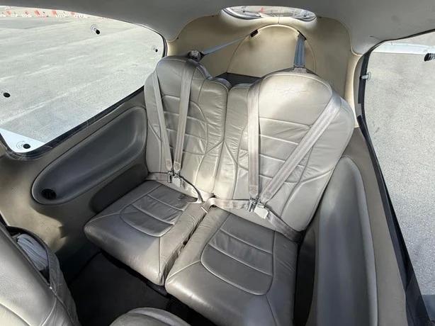 2004 CIRRUS SR22-G2 Photo 4