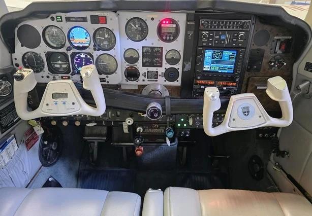 1973 BEECHCRAFT F33A BONANZA Photo 3