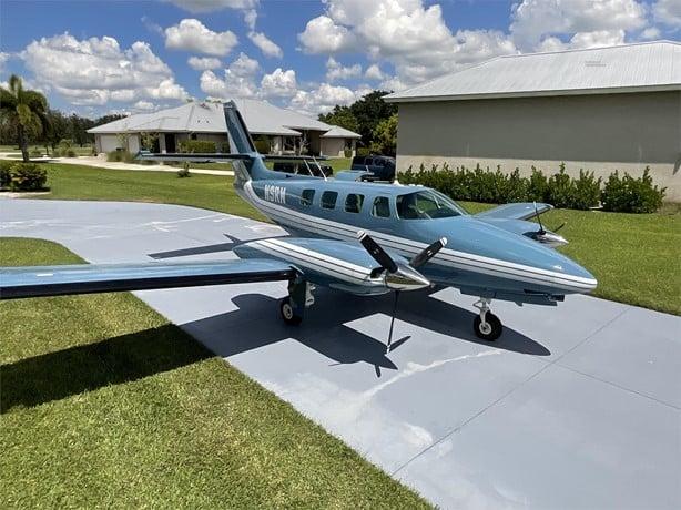 1982 CESSNA T303 Photo 2