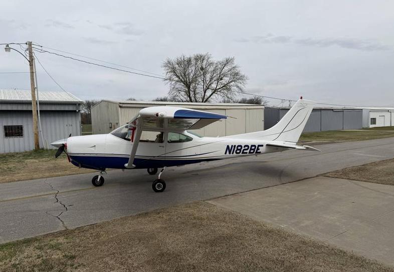 1979 Cessna TR182 Photo 3