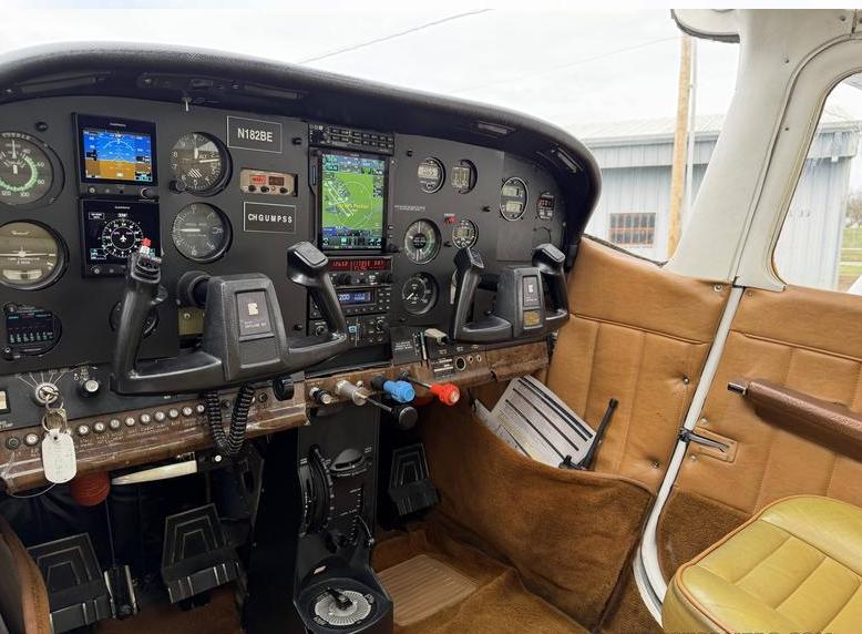 1979 Cessna TR182 Photo 5