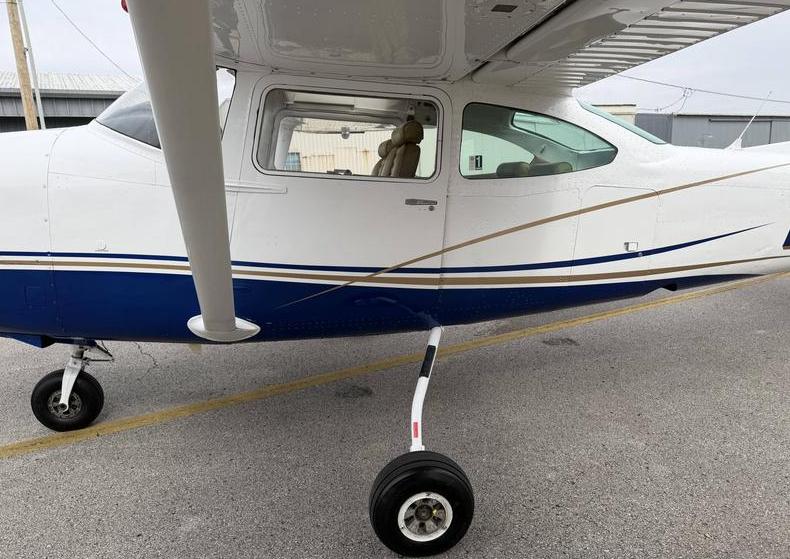 1979 Cessna TR182 Photo 2