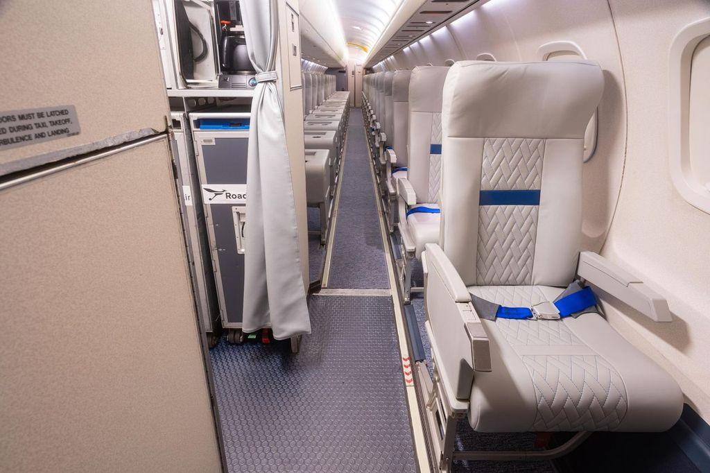 2003 Embraer ERJ-145LR Photo 7