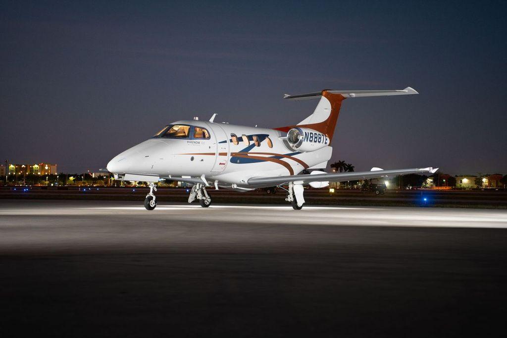 2010 Embraer Phenom 100 Photo 2