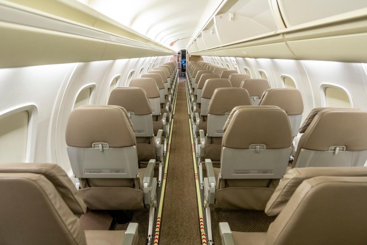 2013 Embraer ERJ-145XR Photo 4
