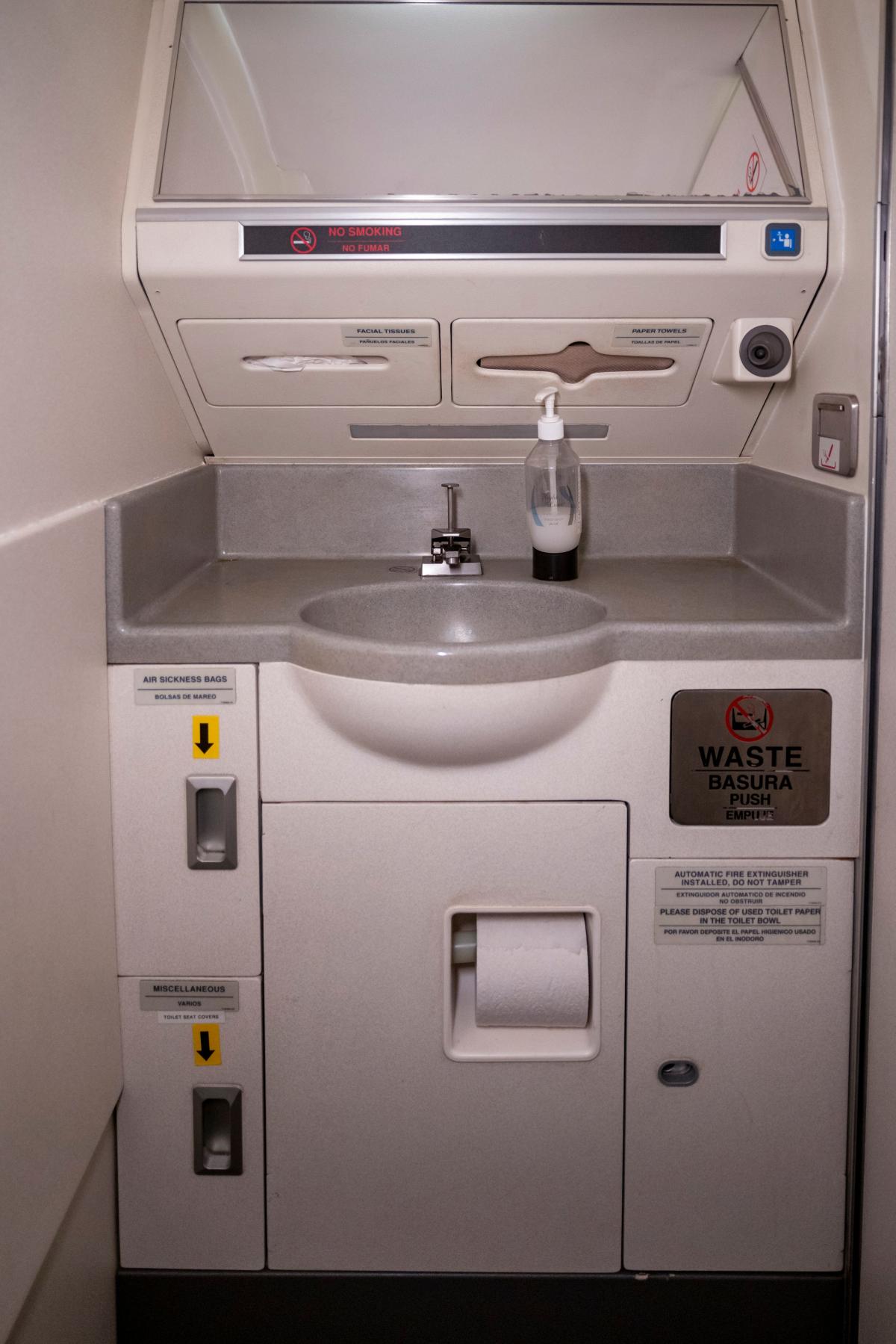 2013 Embraer ERJ-145XR Photo 7