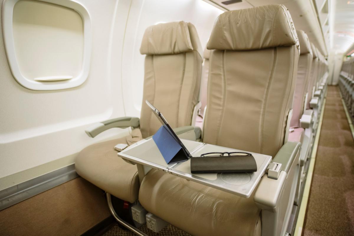 2013 Embraer ERJ-145XR Photo 2