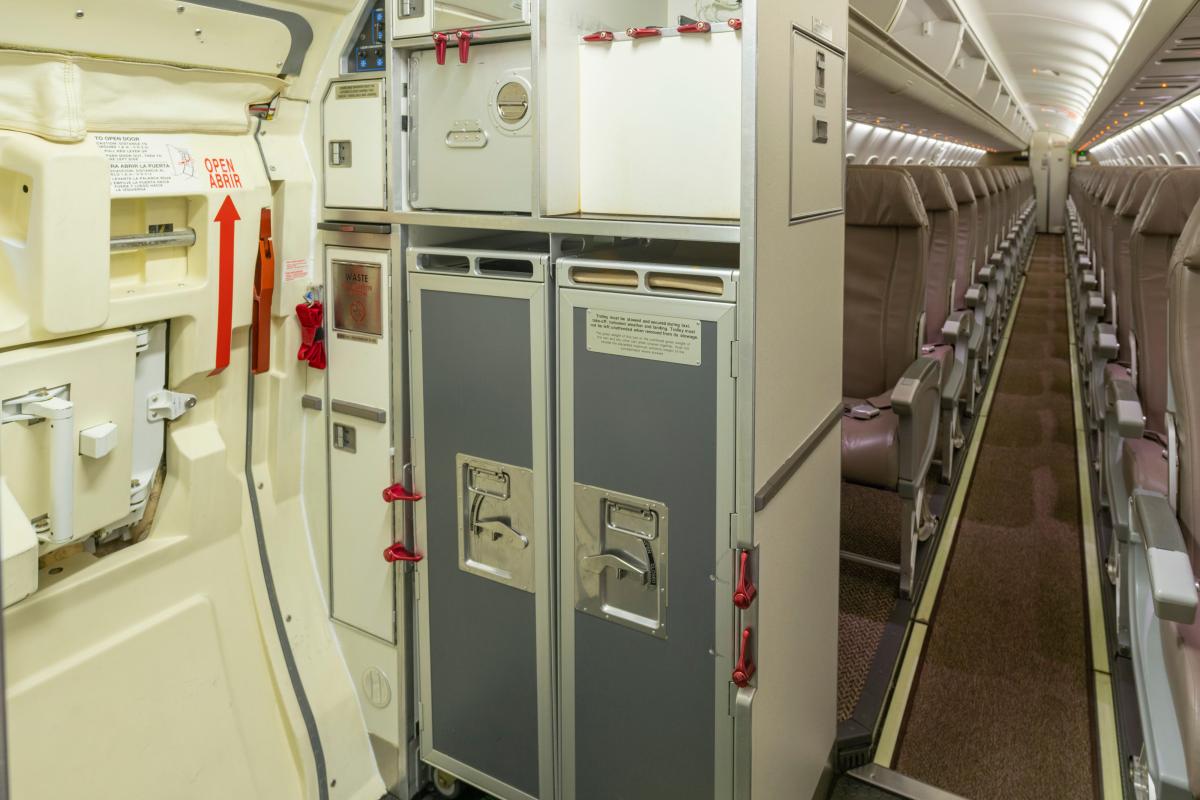 2013 Embraer ERJ-145XR Photo 7