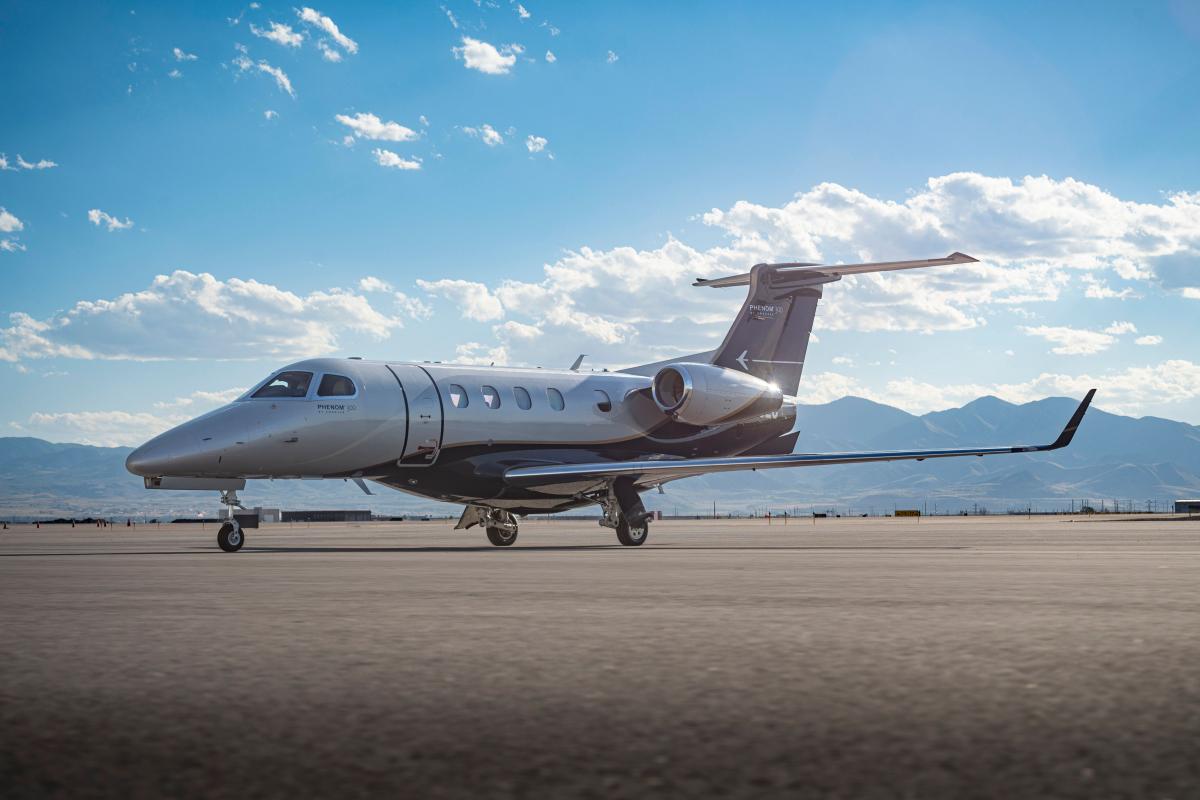 2014 Embraer Phenom 300 Photo 4