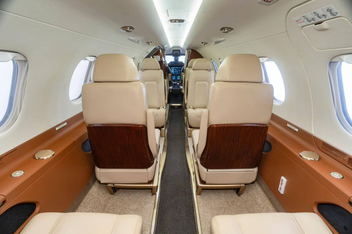 2014 Embraer Phenom 300 Photo 3