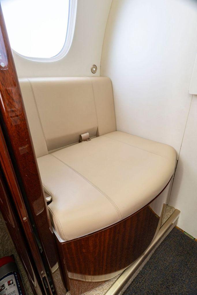 2014 Embraer Phenom 300 Photo 4