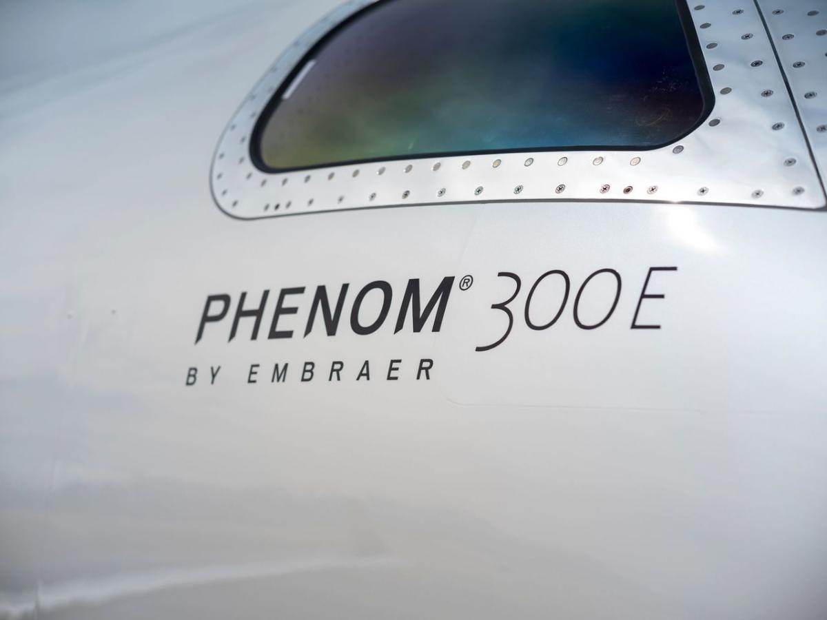 2019 Embraer Phenom 300E Photo 6