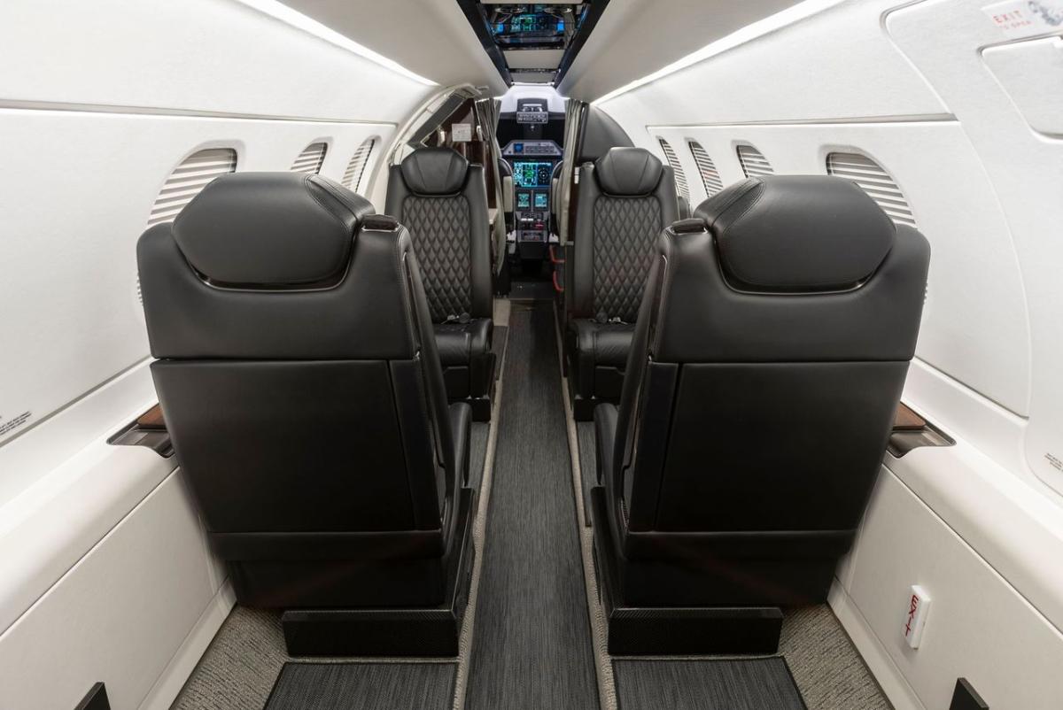 2019 Embraer Phenom 300E Photo 4