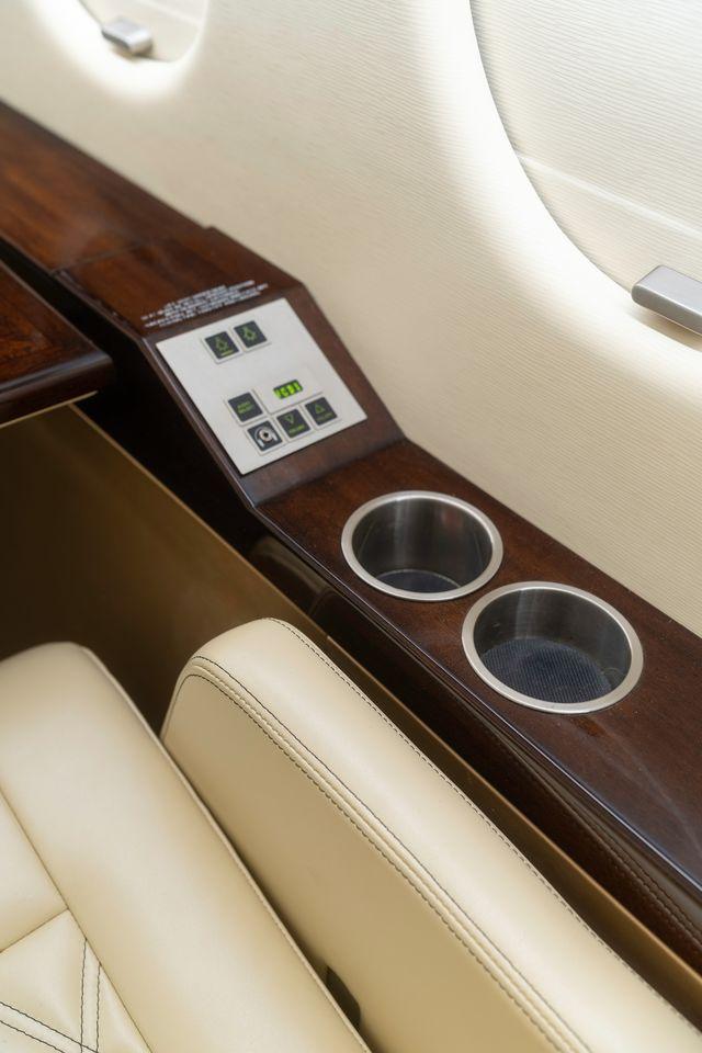 1995 Dassault Falcon 900B Photo 6