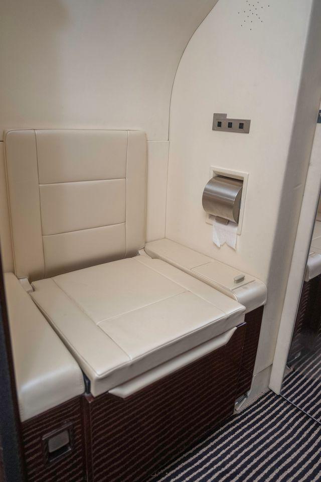 1995 Dassault Falcon 900B Photo 6