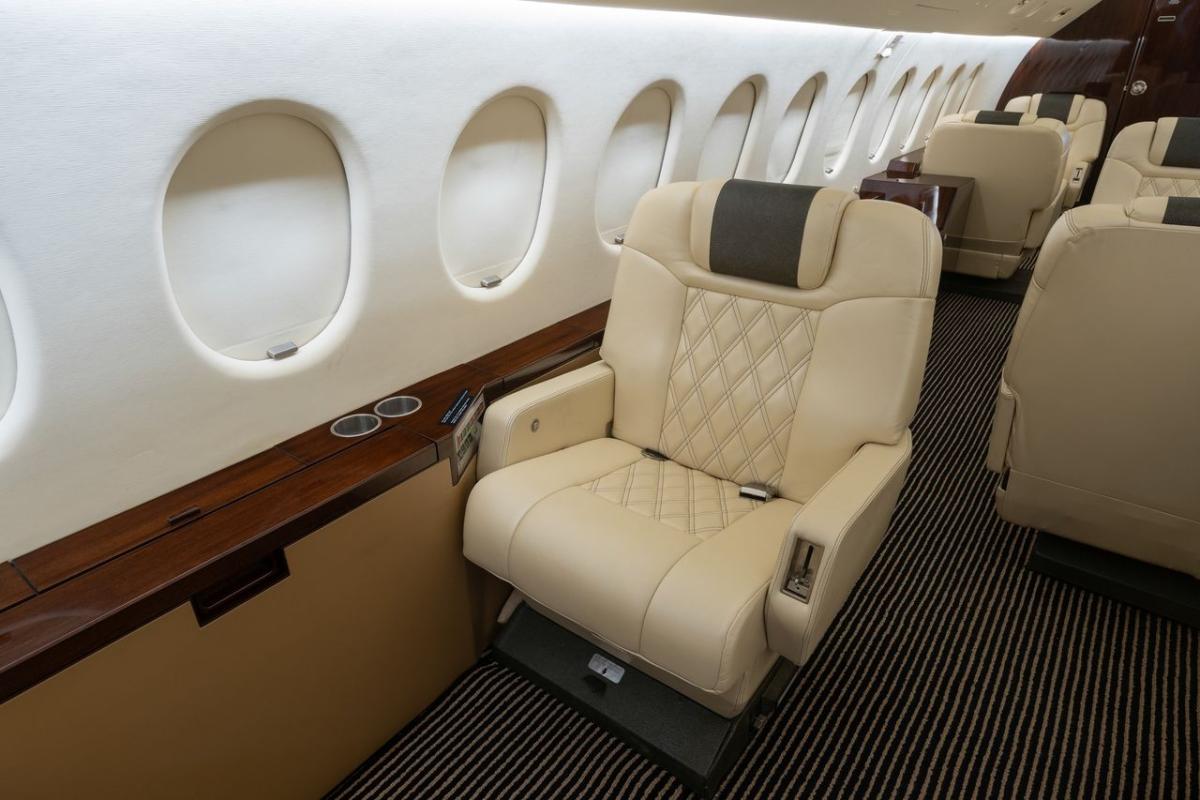 1995 Dassault Falcon 900B Photo 3