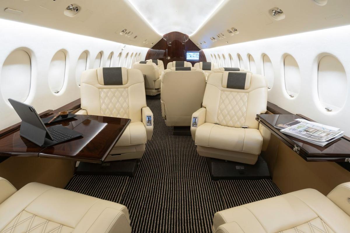 1995 Dassault Falcon 900B Photo 2