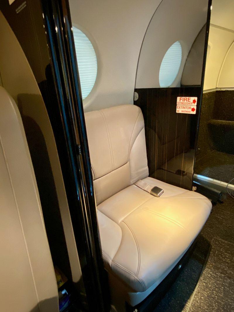 2003 Beech King Air 260 Photo 2
