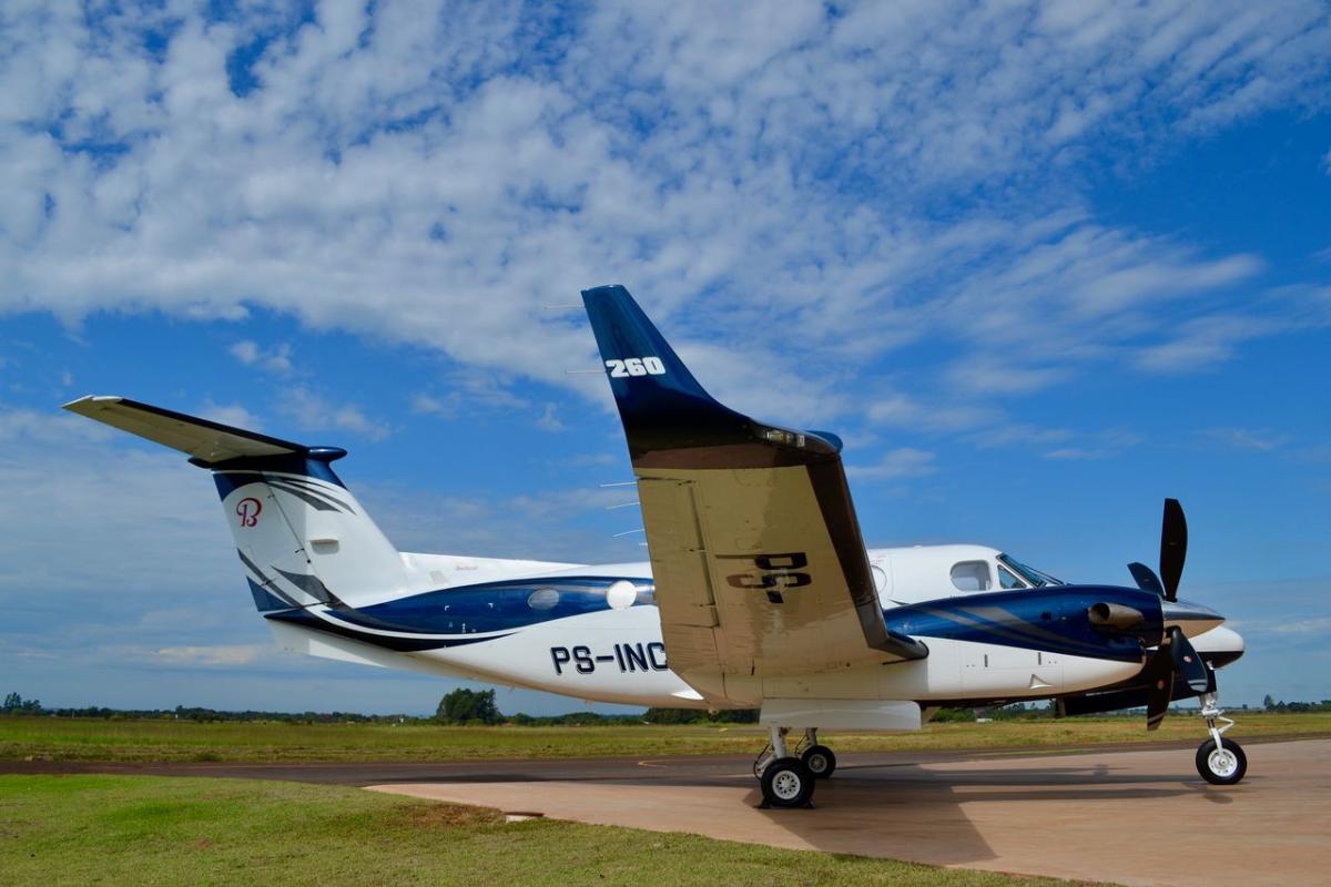 2003 Beech King Air 260 Photo 2