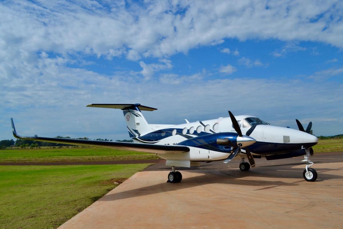 2003 Beech King Air 260 Photo 2