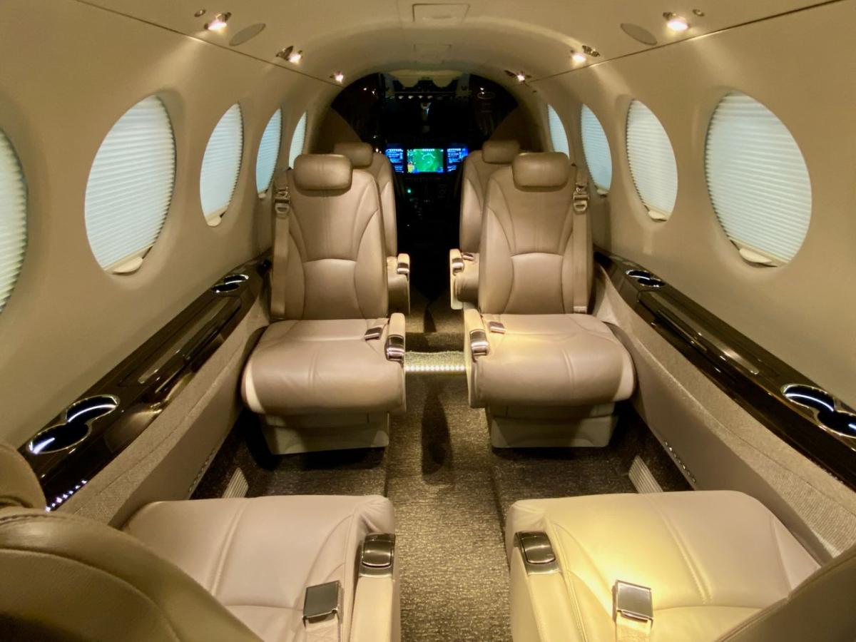 2003 Beech King Air 260 Photo 6