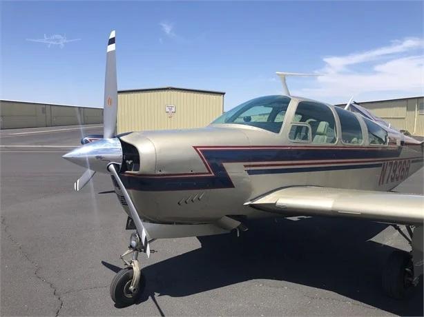 1969 Beech V35A Bonanza Photo 3